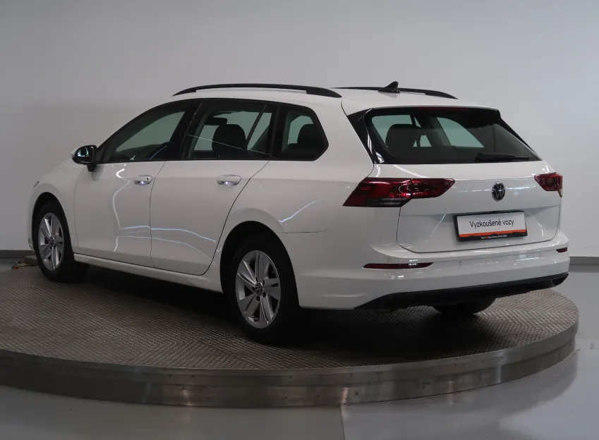 Volkswagen Golf LIFE VARIANT 1,5TSI 96KW LED ACC KAMERA