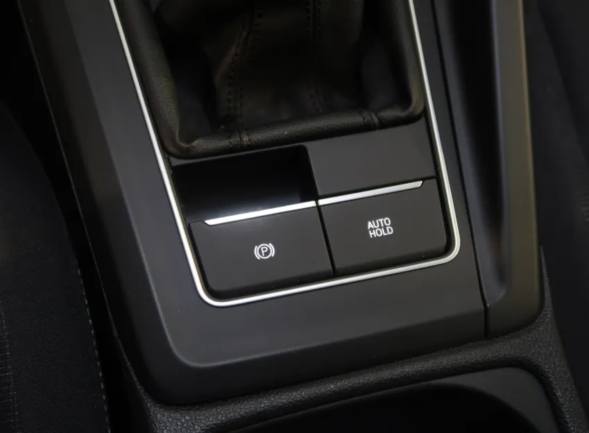 Volkswagen Golf LIFE VARIANT 1,5TSI 96KW LED ACC KAMERA