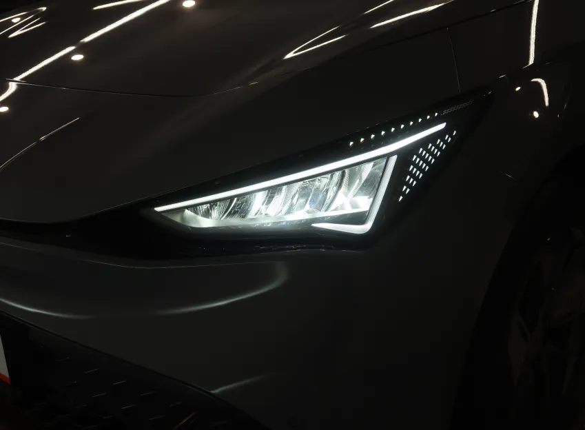 Cupra Born ELECTRIC 150KW / 62kWh ALU18"