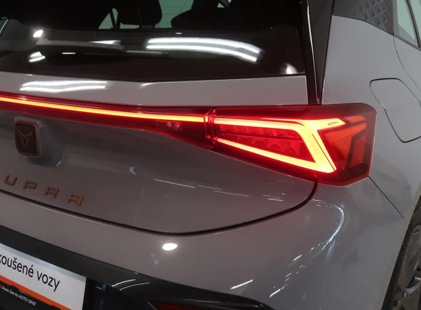 Cupra Born ELECTRIC 150KW / 62kWh ALU18"
