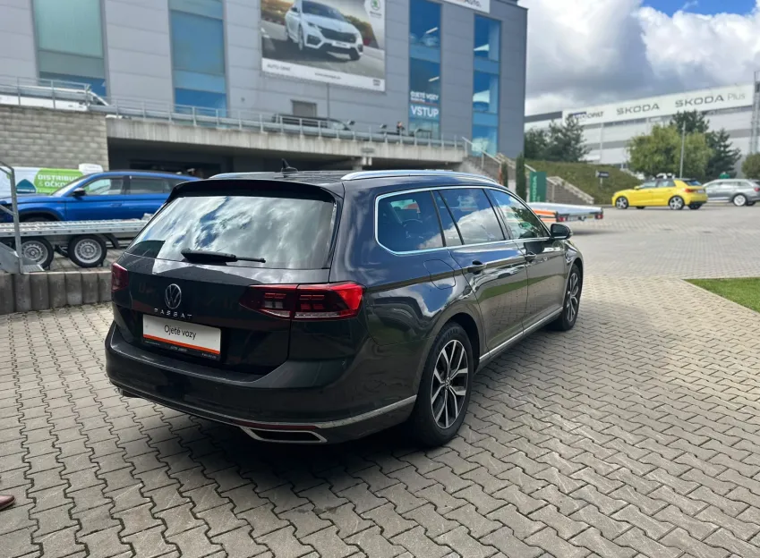 Volkswagen Passat VARIANT ELEGANCE 2.0TDI 110KW DSG