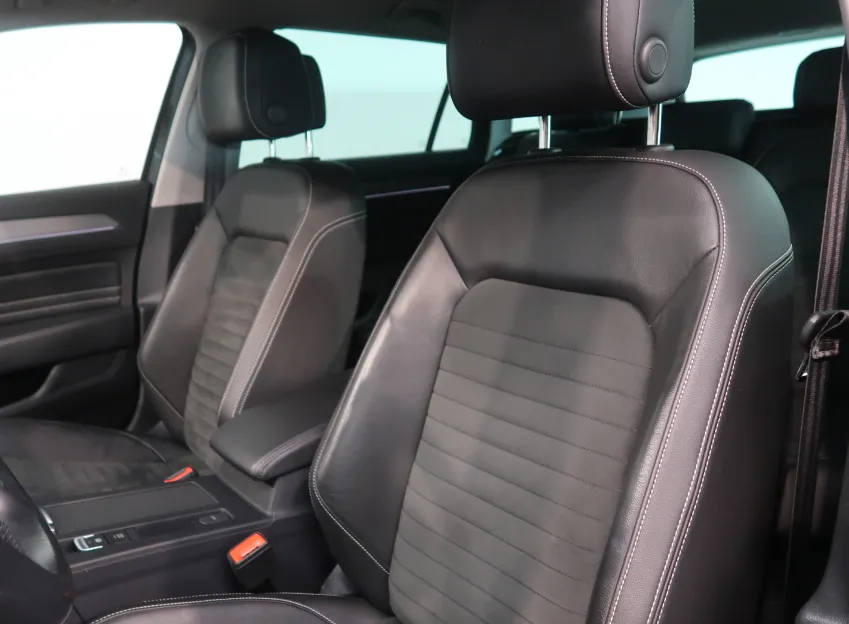 Volkswagen Passat ELEGANCE 2.0TDI 110KW DSG