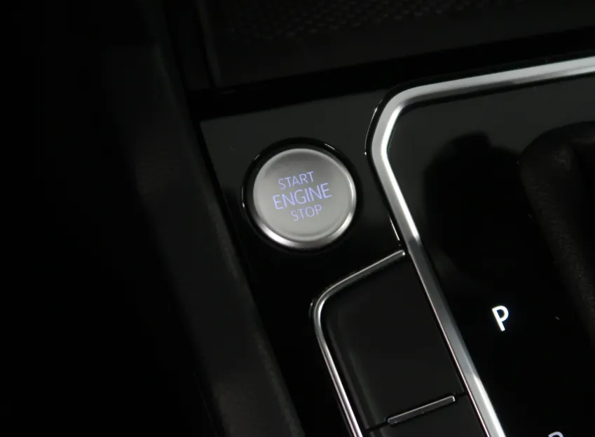 Volkswagen Passat ELEGANCE 2.0TDI 110KW DSG