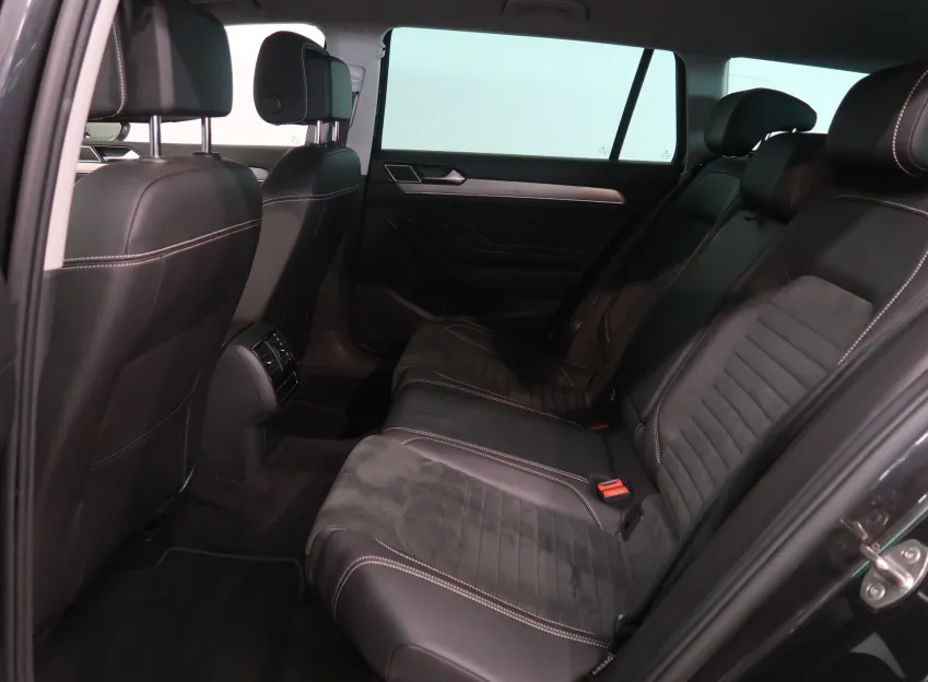Volkswagen Passat ELEGANCE 2.0TDI 110KW DSG