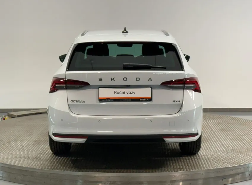 Škoda Octavia TOP SELECTION 2.0TSI 150KW MATRIX
