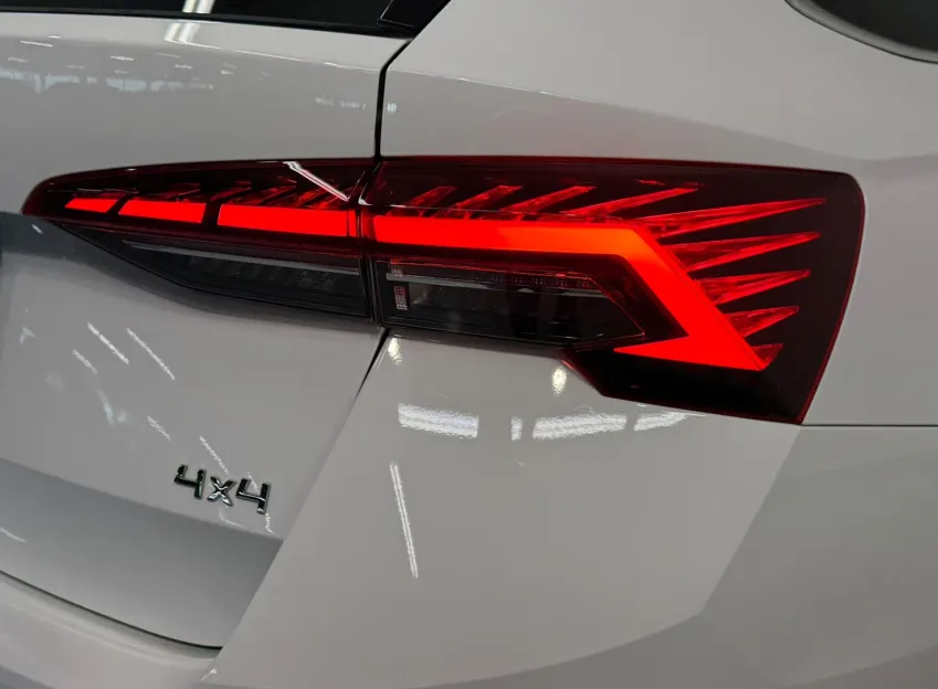 Škoda Octavia TOP SELECTION 2.0TSI 150KW MATRIX