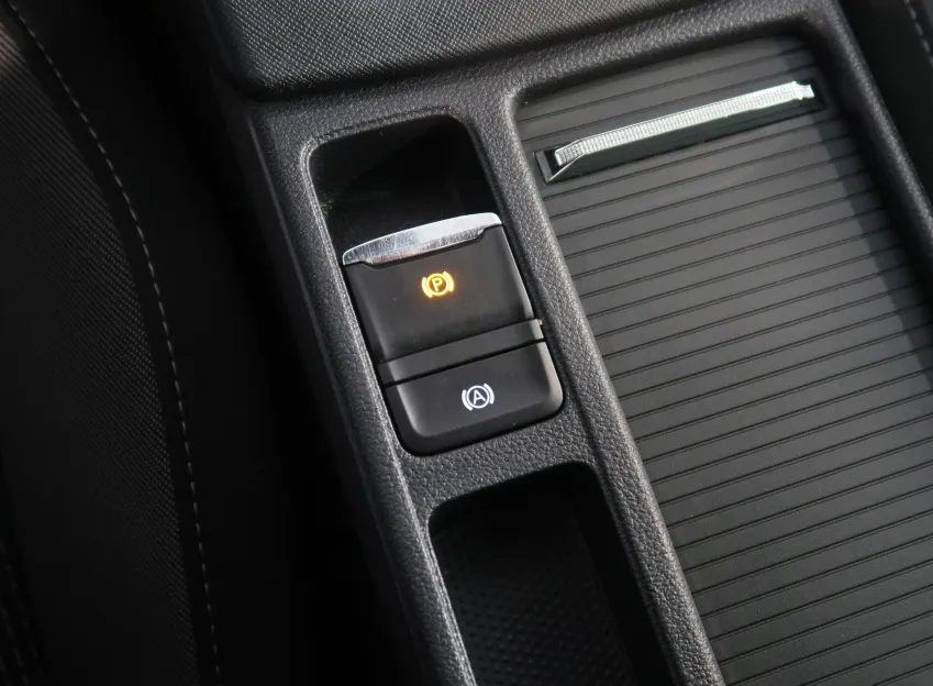 Škoda Octavia FRESH PLUS 1.5TSI 110KW KAMERA EL.KUFR