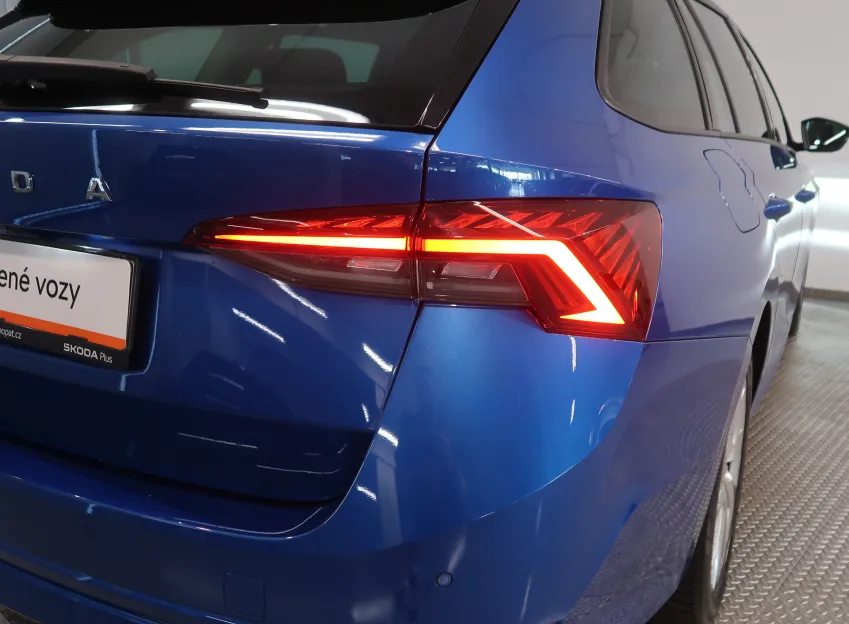 Škoda Octavia FRESH PLUS 1.5TSI 110KW KAMERA EL.KUFR