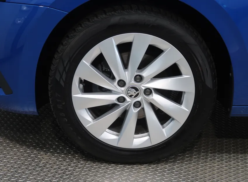 Škoda Octavia FRESH PLUS 1.5TSI 110KW KAMERA EL.KUFR