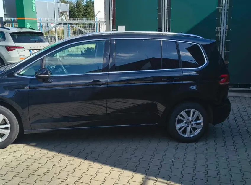 Volkswagen Touran HIGHLINE 2.0TDI 110KW DSG ZÁRUKA
