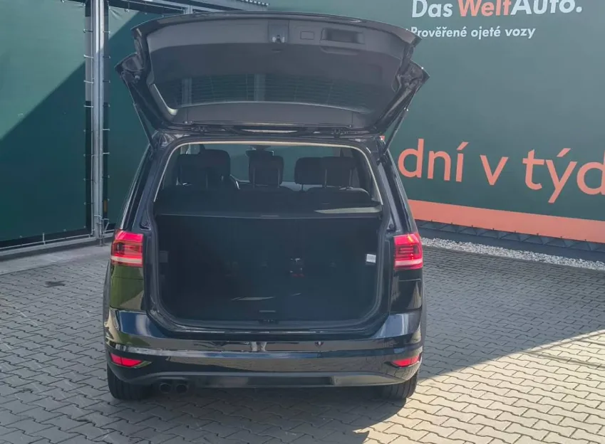 Volkswagen Touran HIGHLINE 2.0TDI 110KW DSG ZÁRUKA