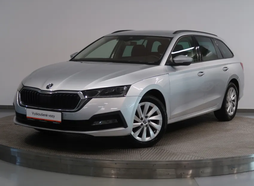 Škoda Octavia FRESH PLUS 1.5TSI 110KW ZÁRUKA