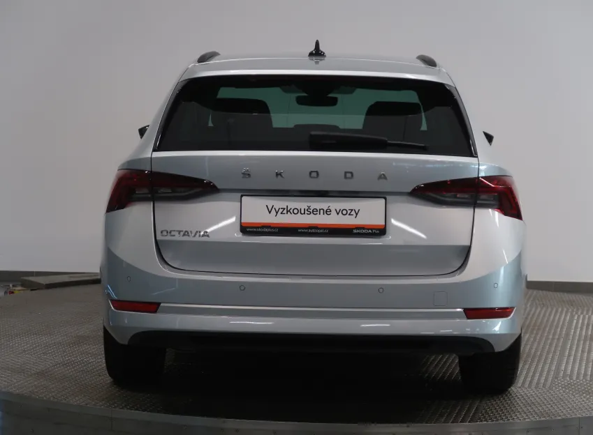 Škoda Octavia FRESH PLUS 1.5TSI 110KW ZÁRUKA
