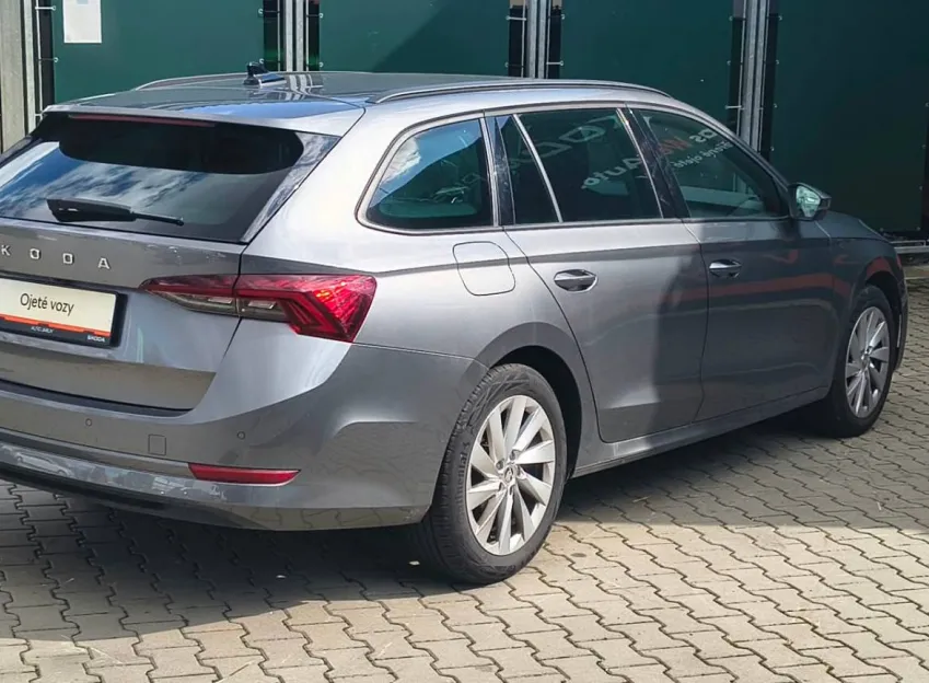 Škoda Octavia COMBI FRESH PLUS 2.0TDI 85kW KAMERA
