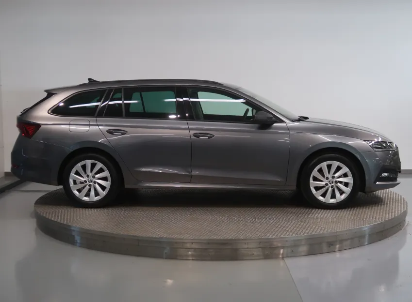 Škoda Octavia FRESH PLUS 2.0TDI 85KW KAMERA