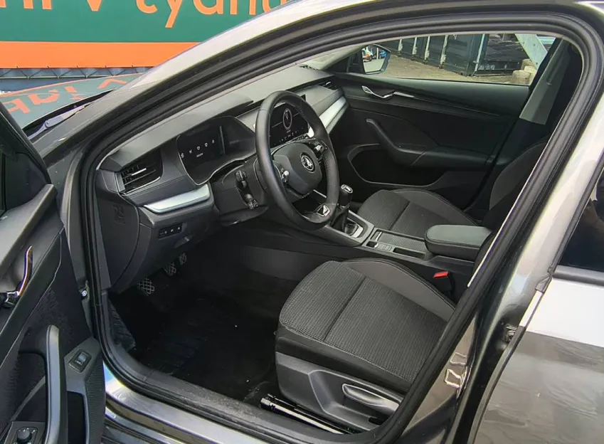 Škoda Octavia COMBI FRESH PLUS 2.0TDI 85kW KAMERA