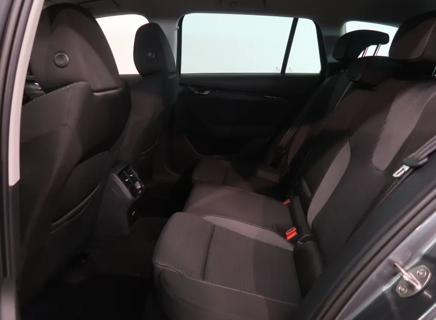 Škoda Octavia FRESH PLUS 2.0TDI 85KW KAMERA
