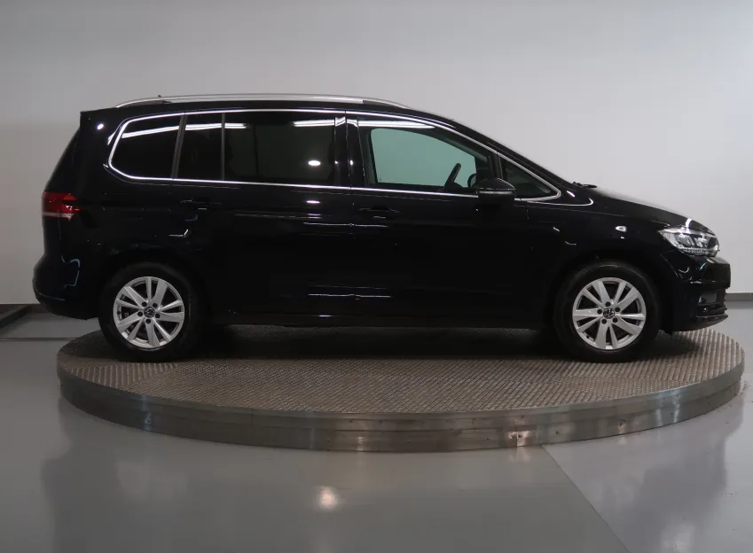Volkswagen Touran HIGHLINE 2.0TDI 110KW DSG CZ