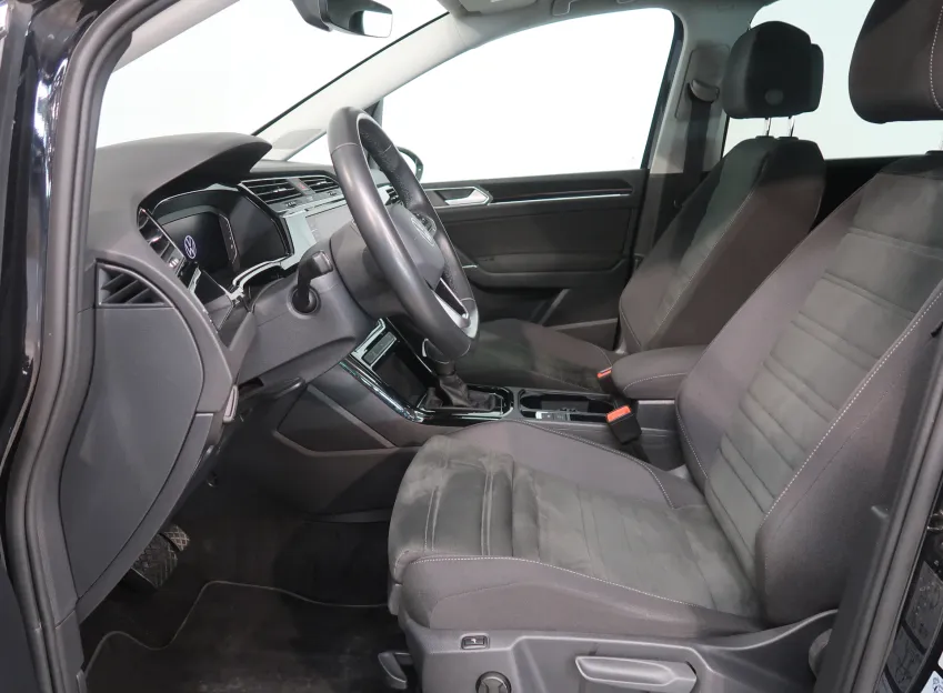 Volkswagen Touran HIGHLINE 2.0TDI 110KW DSG CZ
