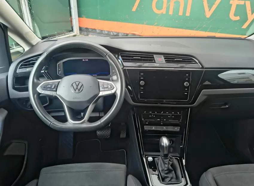 Volkswagen Touran HIGHLINE 2.0TDI 110KW DSG ZÁRUKA CZ