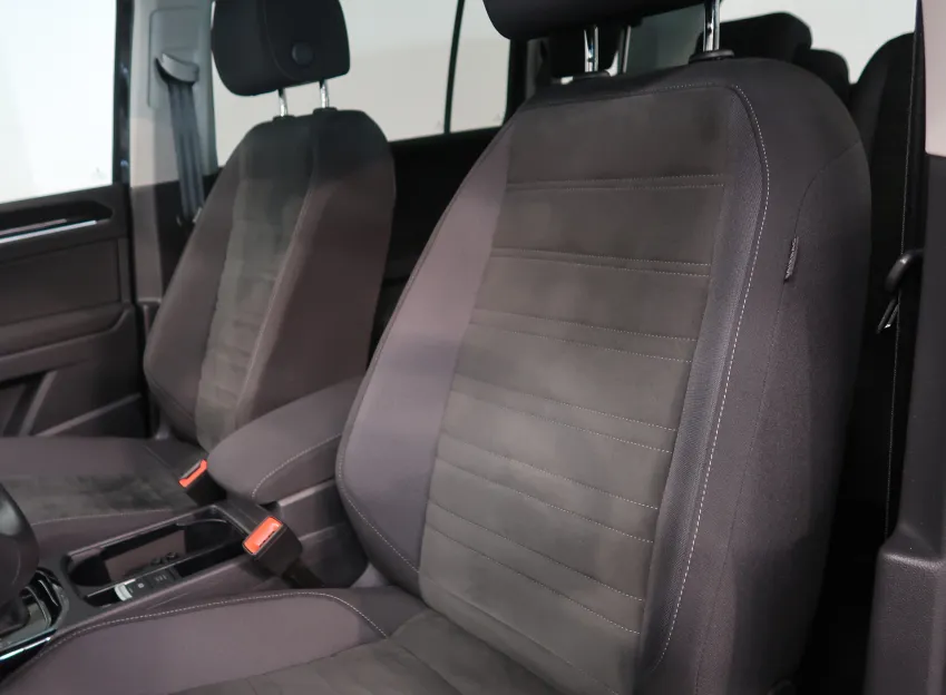 Volkswagen Touran HIGHLINE 2.0TDI 110KW DSG CZ