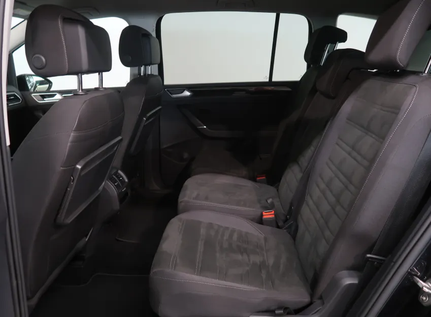Volkswagen Touran HIGHLINE 2.0TDI 110KW DSG CZ
