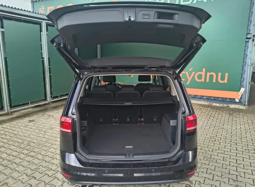 Volkswagen Touran HIGHLINE 2.0TDI 110KW DSG ZÁRUKA CZ