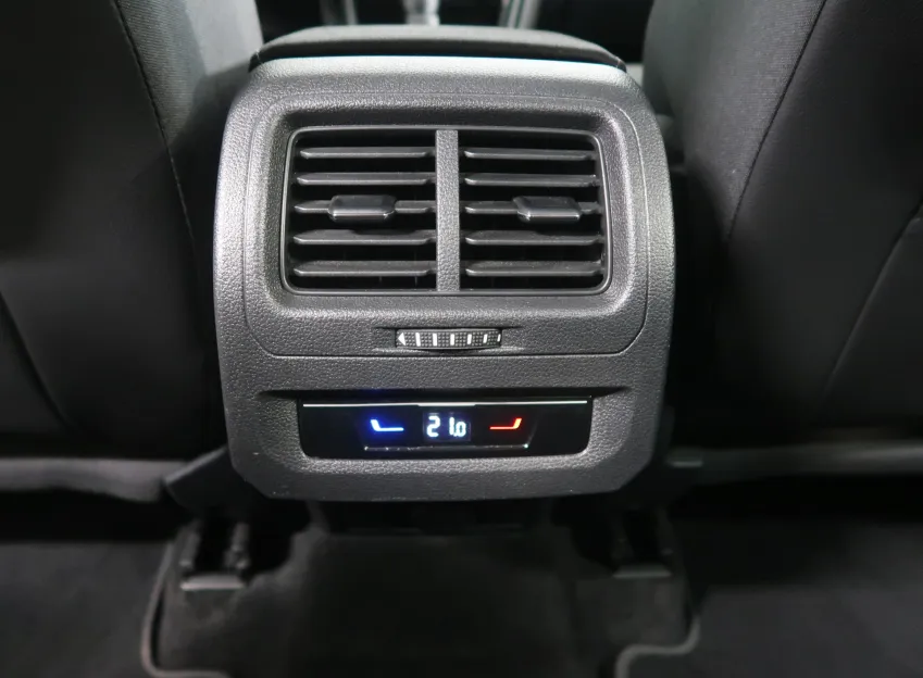 Volkswagen Touran HIGHLINE 2.0TDI 110KW DSG CZ