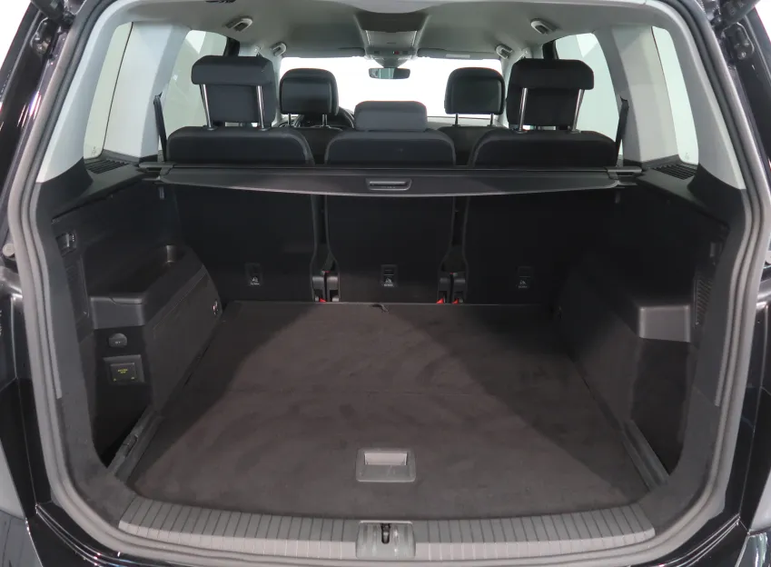 Volkswagen Touran HIGHLINE 2.0TDI 110KW DSG CZ