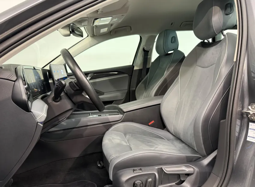 Volkswagen Passat BUSINESS 2.0TDI 110 KW DSG ZÁRUKA