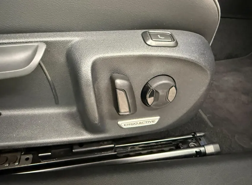 Volkswagen Passat BUSINESS 2.0TDI 110 KW DSG ZÁRUKA