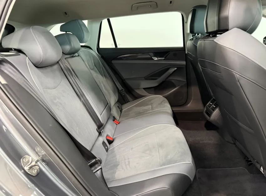 Volkswagen Passat BUSINESS 2.0TDI 110 KW DSG ZÁRUKA