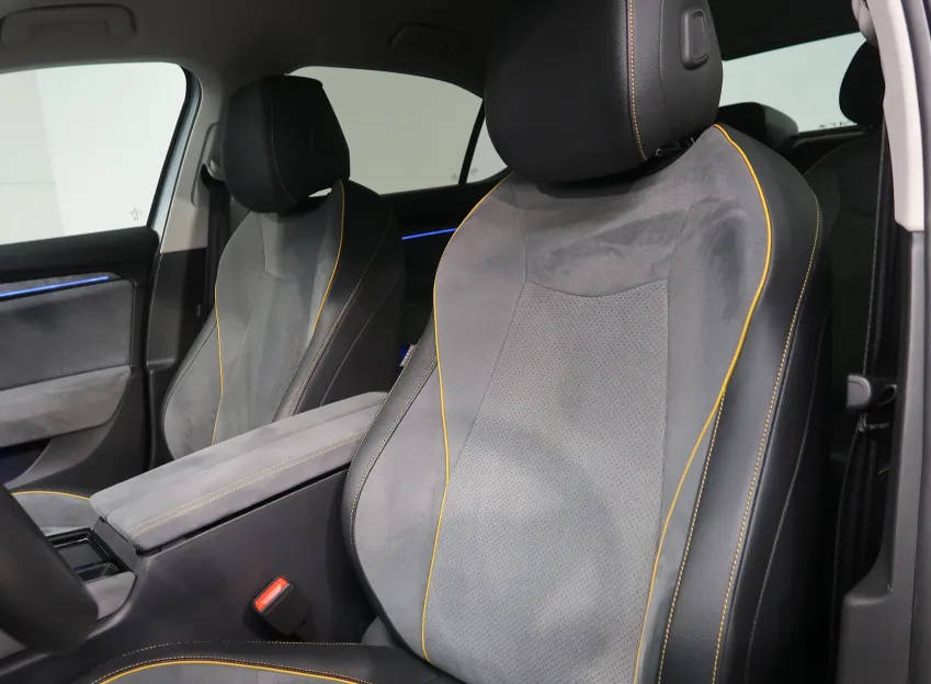 Škoda Superb SELECTION 2.0TDI 110KW DSG MATRIX