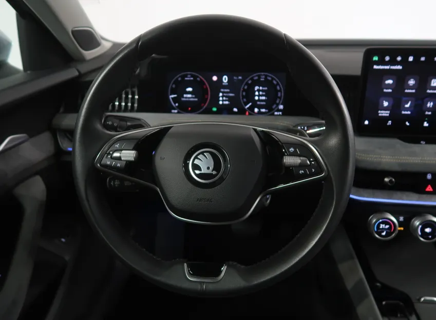 Škoda Superb SELECTION 2.0TDI 110KW DSG MATRIX