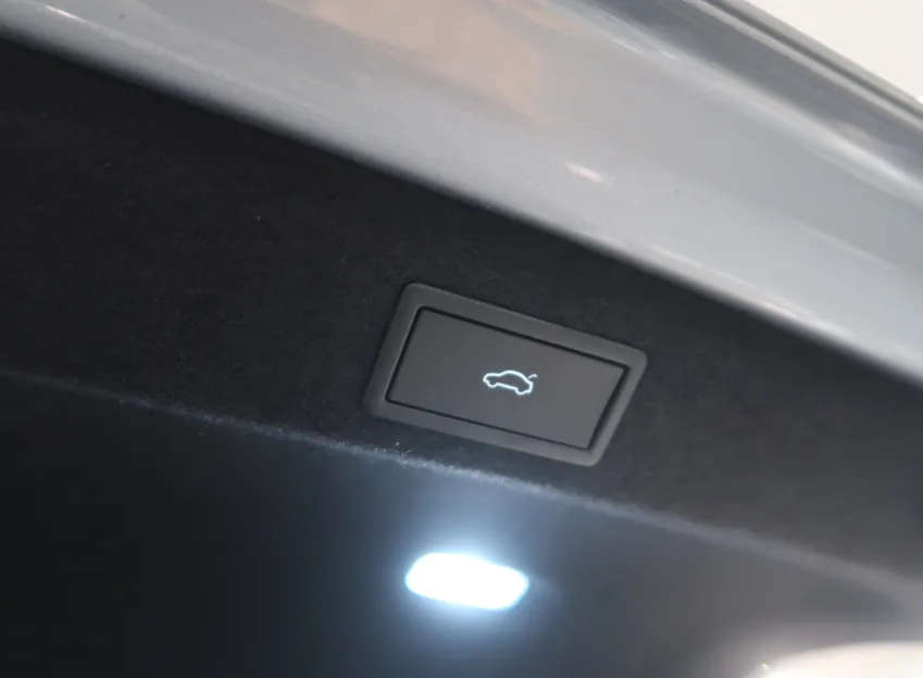 Škoda Superb SELECTION 2.0TDI 110KW DSG MATRIX
