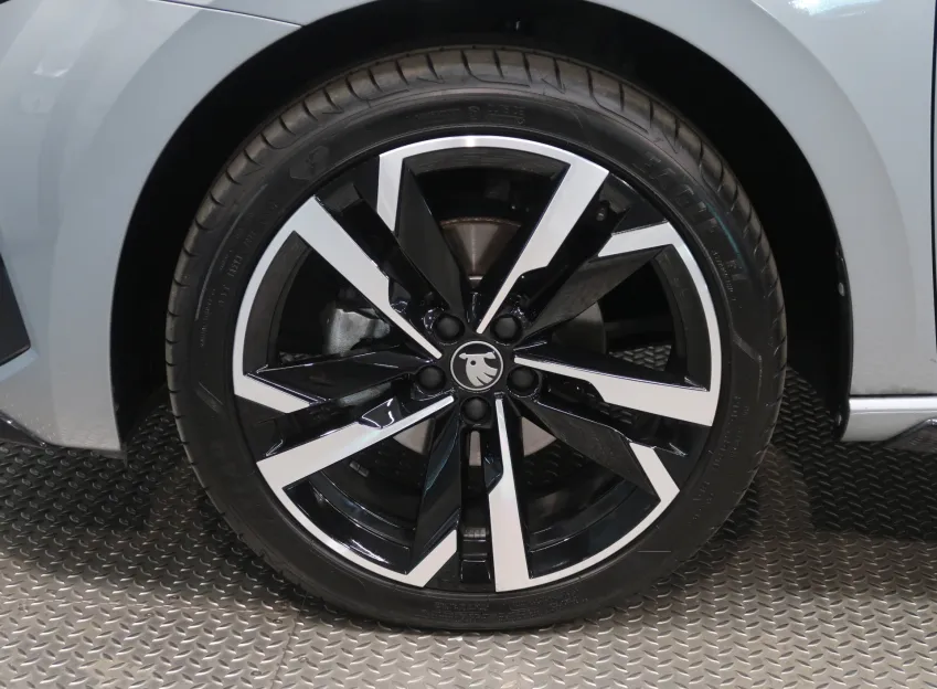 Škoda Scala MONTE CARLO 1.0TSI 85KW DSG PANO