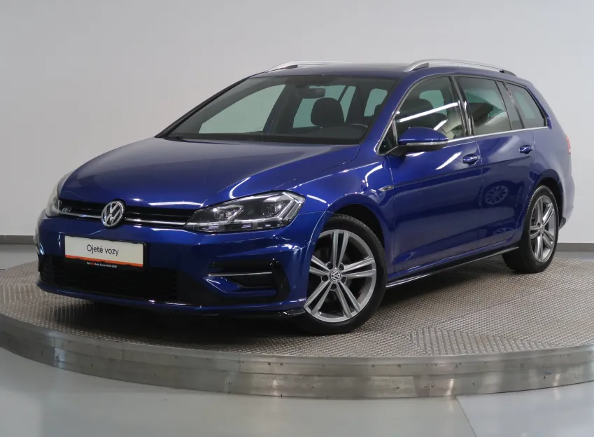 Volkswagen Golf R-LINE 1.6TDI 85KW LED ACC PANORAMA