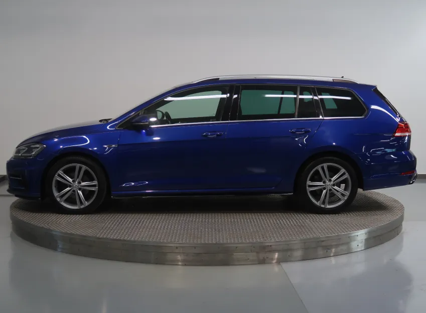 Volkswagen Golf R-LINE 1.6TDI 85KW LED ACC PANORAMA