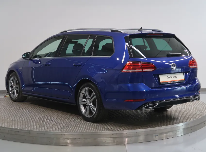 Volkswagen Golf R-LINE 1.6TDI 85KW LED ACC PANORAMA