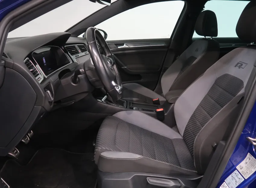 Volkswagen Golf R-LINE 1.6TDI 85KW LED ACC PANORAMA