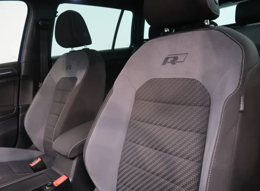 Volkswagen Golf R-LINE 1.6TDI 85KW LED ACC PANORAMA