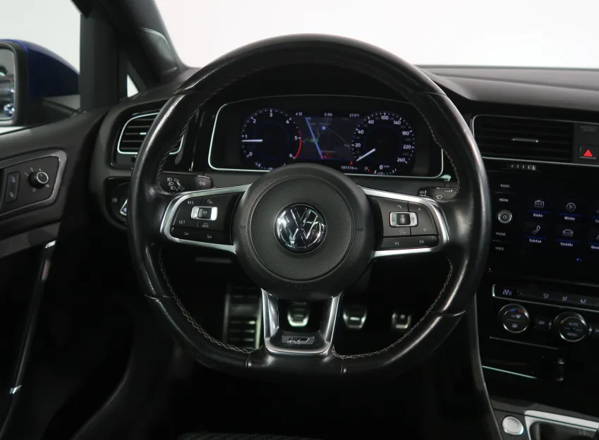 Volkswagen Golf R-LINE 1.6TDI 85KW LED ACC PANORAMA