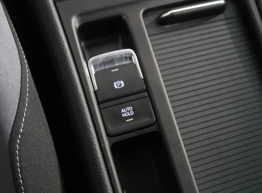 Volkswagen Golf R-LINE 1.6TDI 85KW LED ACC PANORAMA