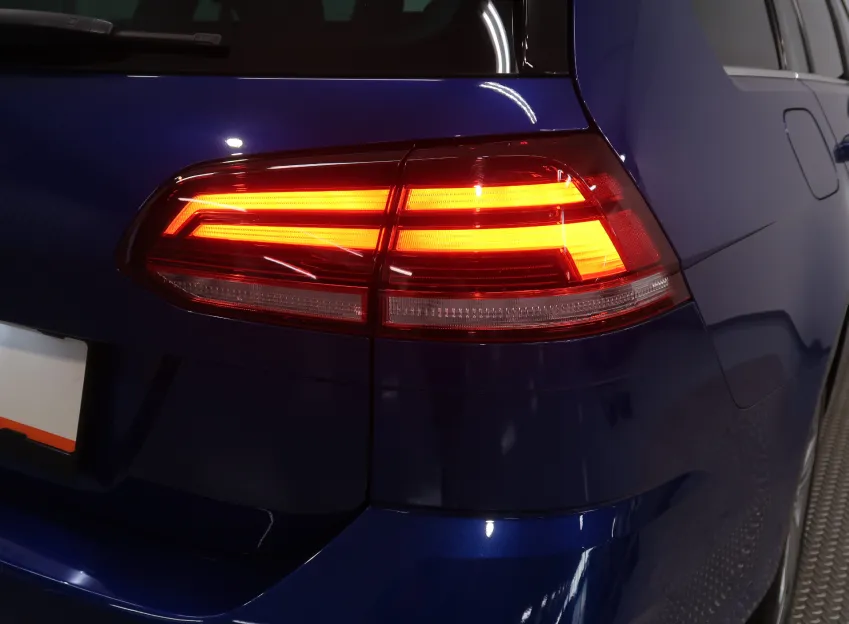 Volkswagen Golf R-LINE 1.6TDI 85KW LED ACC PANORAMA