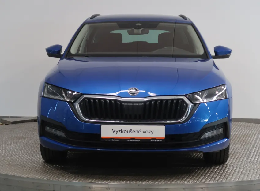 Škoda Octavia FRESH PLUS 1.5TSI 110 kW ZÁRUKA LED