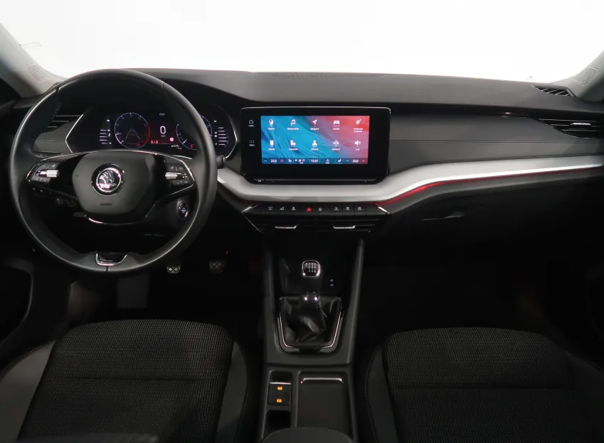 Škoda Octavia FRESH PLUS 1.5TSI 110 kW ZÁRUKA LED