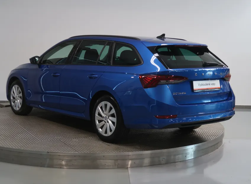 Škoda Octavia FRESH PLUS 1.5TSI 110 kW ZÁRUKA LED