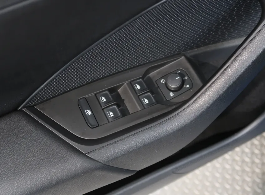 Škoda Octavia FRESH PLUS 1.5TSI 110 kW ZÁRUKA LED