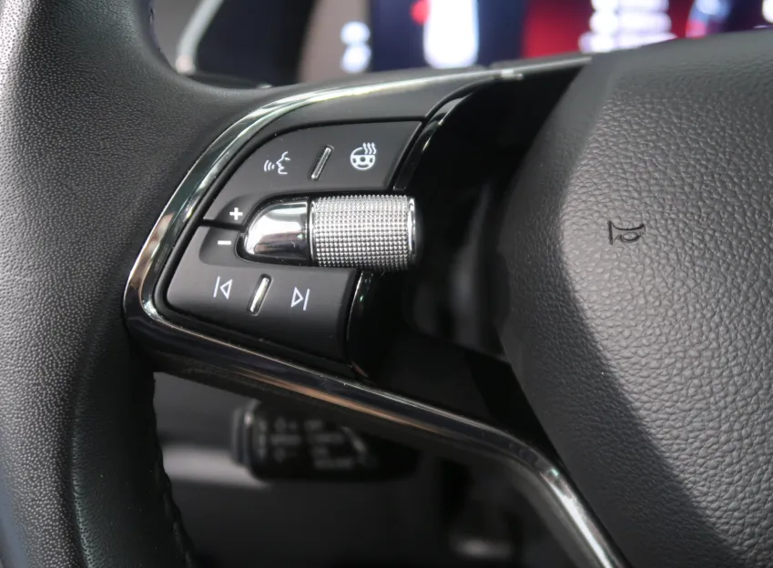 Škoda Octavia FRESH PLUS 1.5TSI 110 kW ZÁRUKA LED
