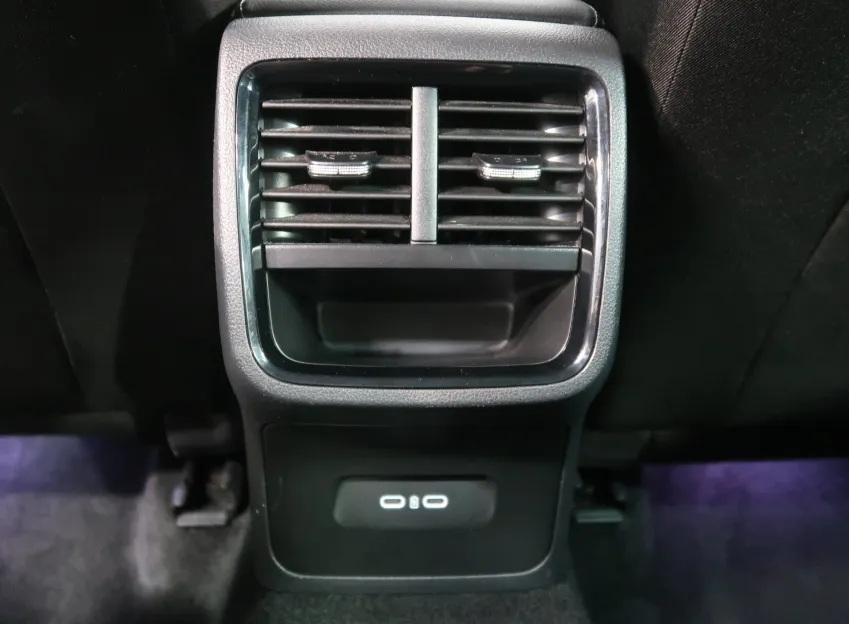 Škoda Octavia FRESH PLUS 1.5TSI 110 kW ZÁRUKA LED